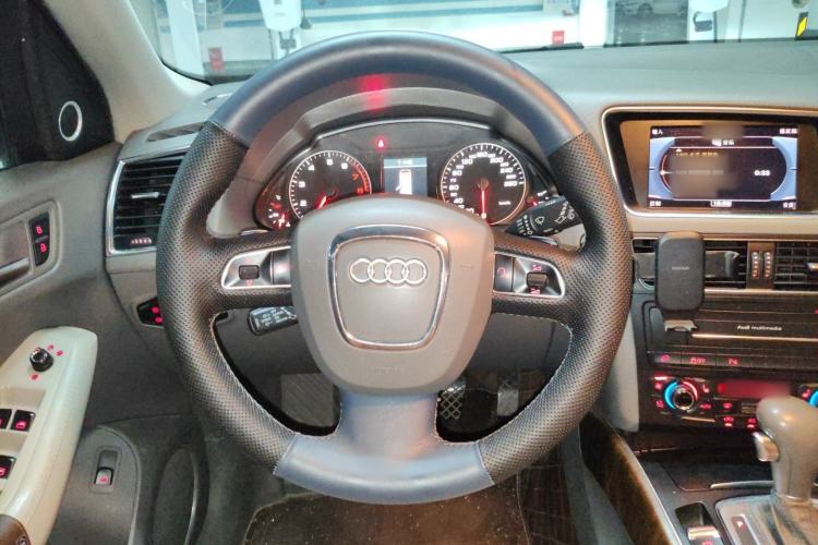 Used Audi Q5 2010 3.2 FSI Sport Edition Steering Wheel