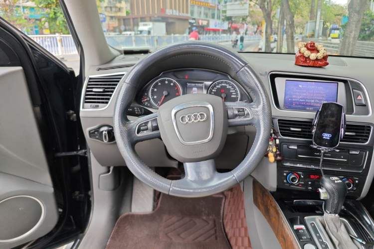 Used Audi Q5 2010 3.2 FSI Sport Edition Steering Wheel