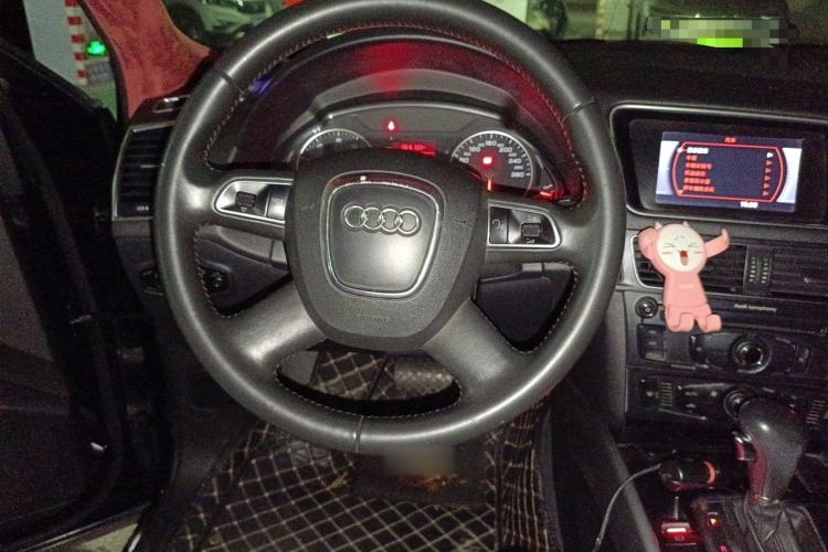 Used Audi Q5 2010 2.0TFSI Sport Edition Steering Wheel