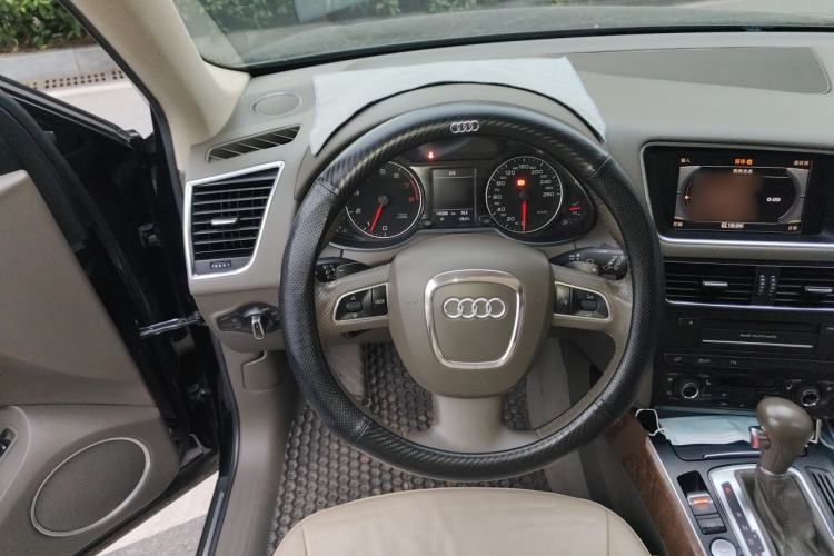 Used Audi Q5 2010 3.2 FSI Sport Edition Steering Wheel