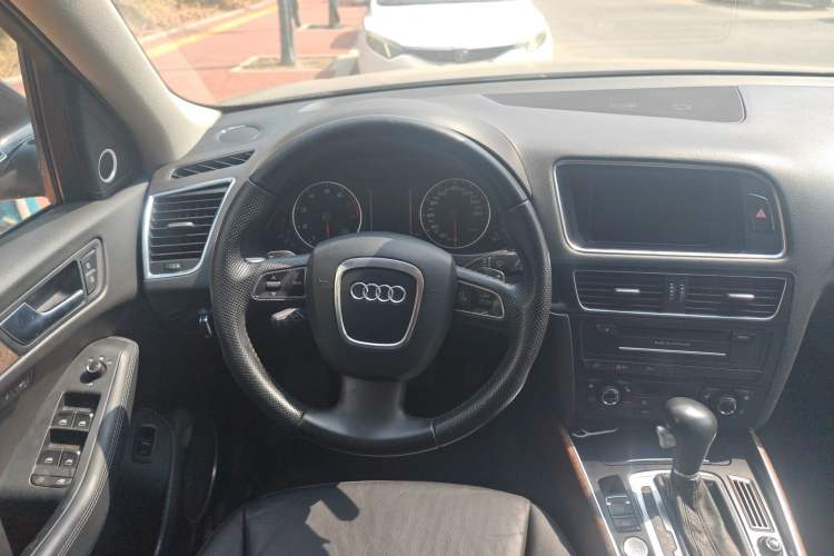 Used Audi Q5 2010 3.2 FSI Sport Edition Steering Wheel
