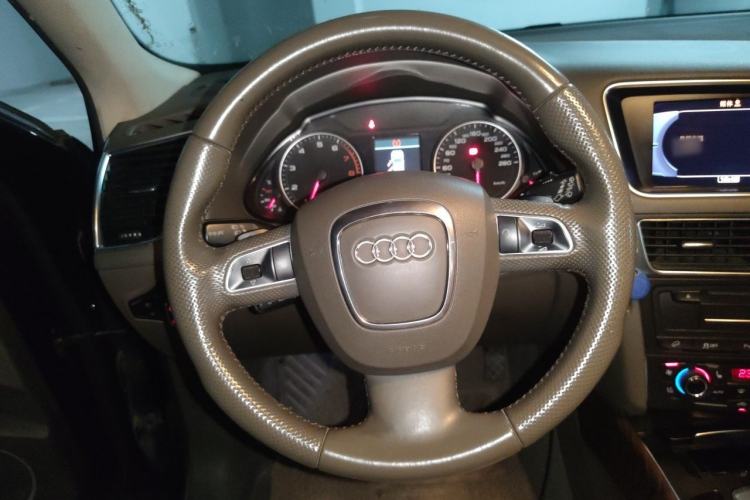 Used Audi Q5 2010 3.2 FSI Sport Edition Steering Wheel