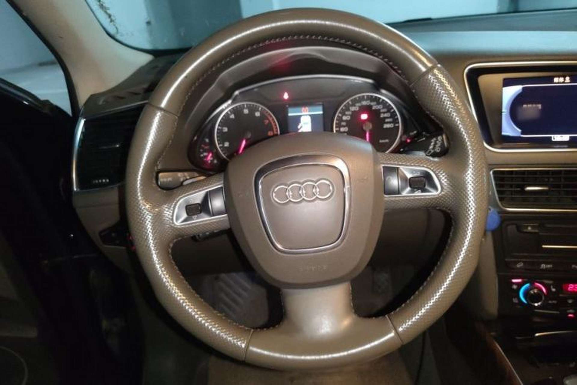 Used Audi Q5 2010 3.2 FSI Sport Edition Steering Wheel