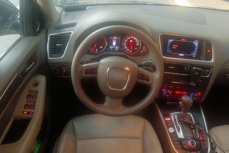 Used Audi Q5 2010 3.2 FSI Sport Edition Steering Wheel