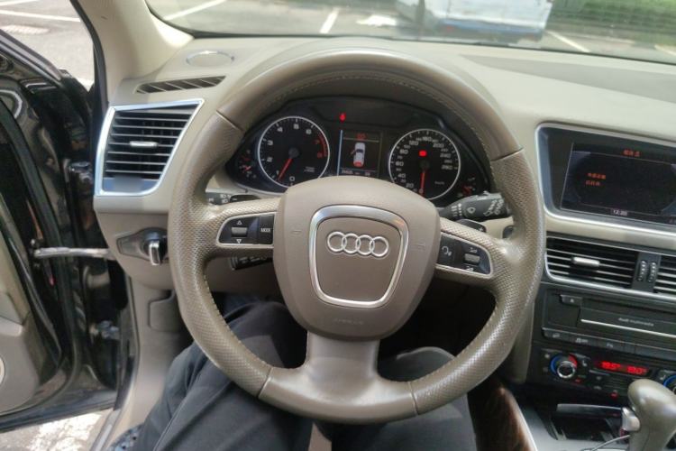 Used Audi Q5 2010 3.2 FSI Sport Edition Steering Wheel