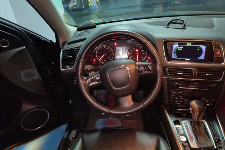 Used Audi Q5 2010 3.2 FSI Sport Edition Steering Wheel