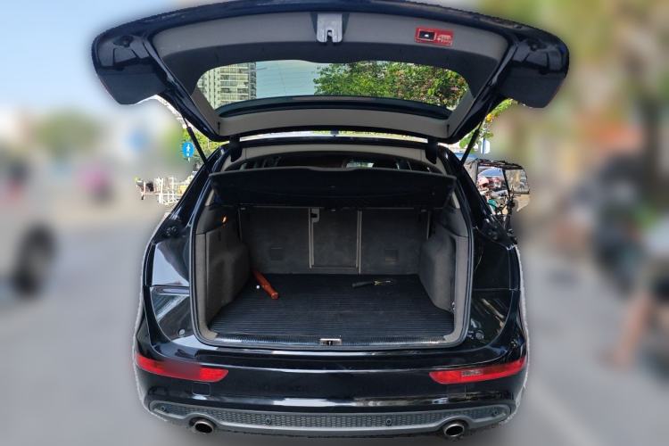 Used Audi Q5 2010 3.2 FSI Sport Edition Trunk