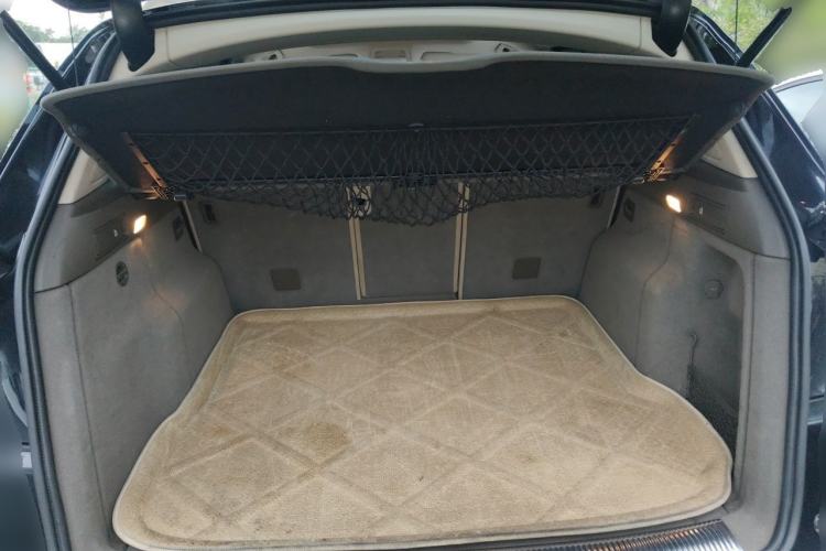 Used Audi Q5 2010 3.2 FSI Sport Edition Trunk
