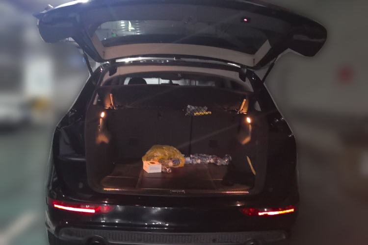 Used Audi Q5 2010 3.2 FSI Sport Edition Trunk