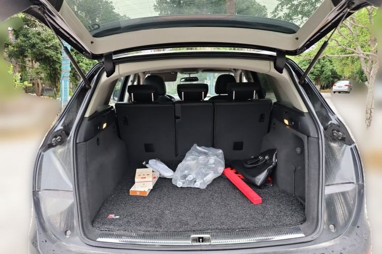 Used Audi Q5 2010 2.0TFSI Off-Road Version Trunk