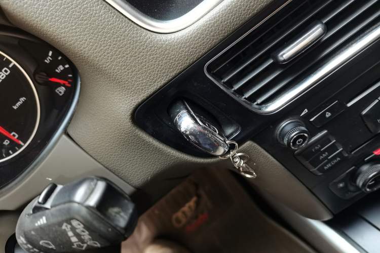 Used Audi Q5 2010 2.0TFSI Technology Edition Vehicle Key