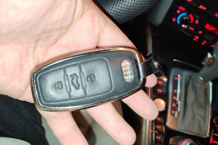 Used Audi Q5 2010 3.2 FSI Sport Edition Vehicle Key