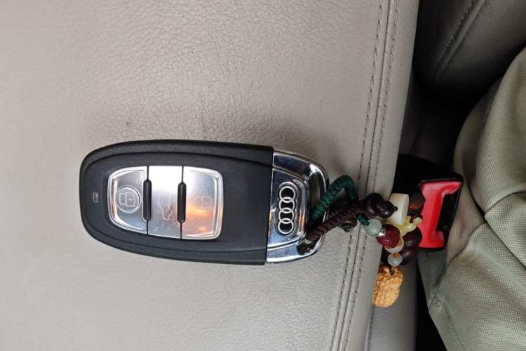 Used Audi Q5 2010 3.2 FSI Sport Edition Vehicle Key