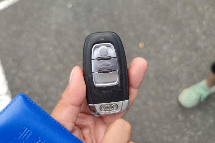 Used Audi Q5 2010 3.2 FSI Sport Edition Vehicle Key