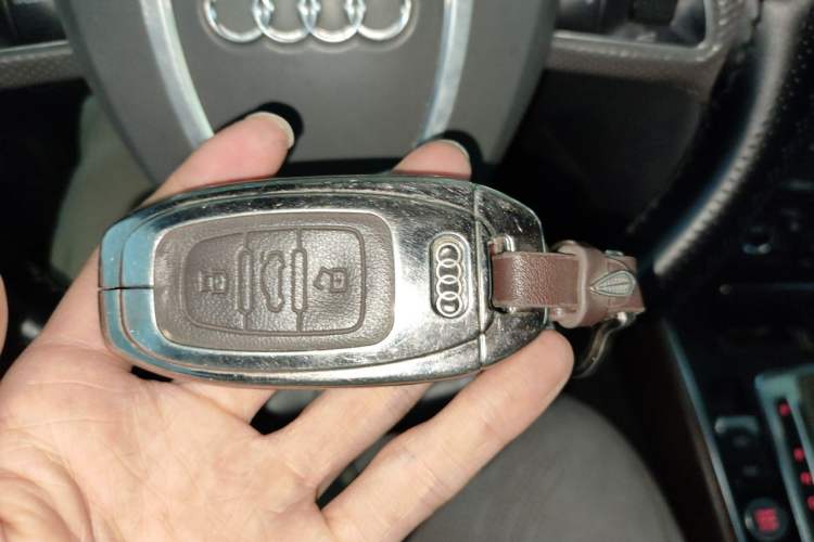 Used Audi Q5 2010 3.2 FSI Sport Edition Vehicle Key