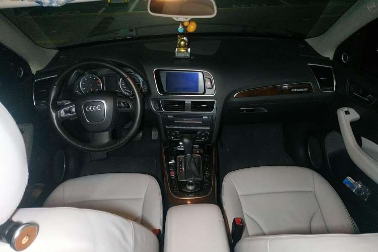 Used Audi Q5 2010 2.0TFSI Off-Road Version Center Console