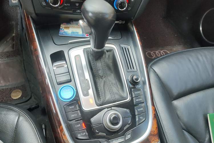 Used Audi Q5 2010 2.0TFSI Comfort Version Gear Lever