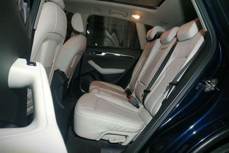 Used Audi Q5 2010 2.0TFSI Off-Road Version Left Rear Seat