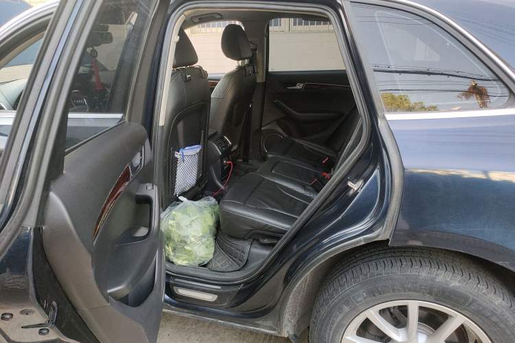 Used Audi Q5 2010 2.0TFSI Comfort Version Left Rear Seat
