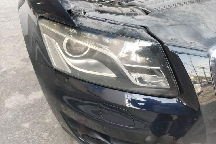 Used Audi Q5 2010 2.0TFSI Comfort Version Right Front Headlight