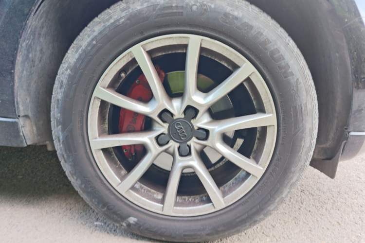 Used Audi Q5 2010 3.2 FSI Off-road Version Right Front Wheel Hub