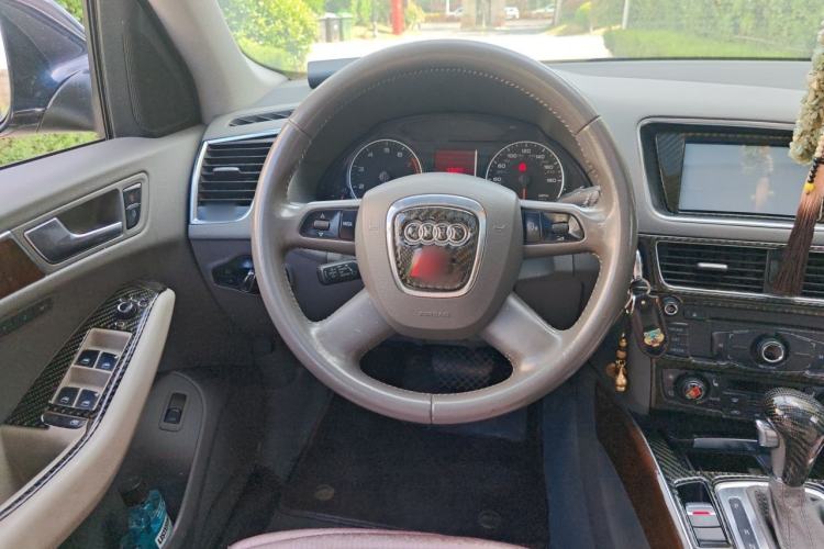 Used Audi Q5 2010 3.2 FSI Off-road Version Steering Wheel