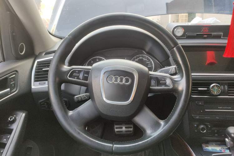Used Audi Q5 2010 2.0TFSI Comfort Version Steering Wheel