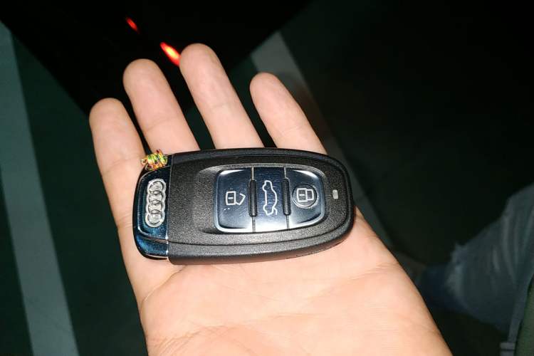 Used Audi Q5 2010 2.0TFSI Off-Road Version Vehicle Key