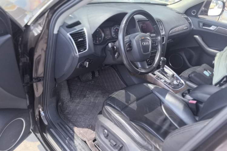 Used Audi Q5 2010 3.2 FSI Sport Edition Driver Seat