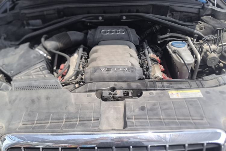Used Audi Q5 2010 3.2 FSI Sport Edition Engine Bay