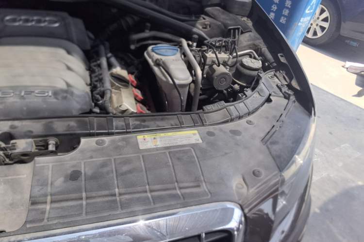 Used Audi Q5 2010 3.2 FSI Sport Edition Engine Bay Left