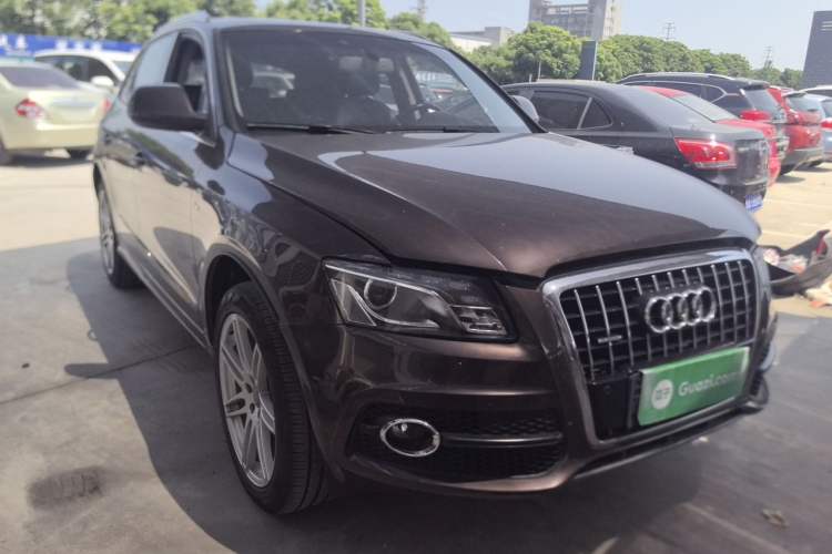 Used Audi Q5 2010 3.2 FSI Sport Edition Front Right 45 Deg