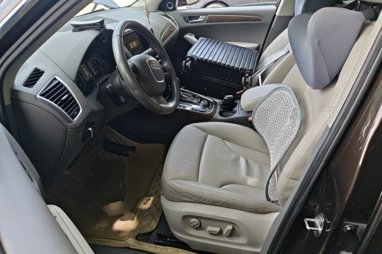 Used Audi Q5 2010 3.2 FSI Sport Edition Left Front Seat