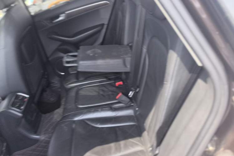 Used Audi Q5 2010 3.2 FSI Sport Edition Left Rear Seat