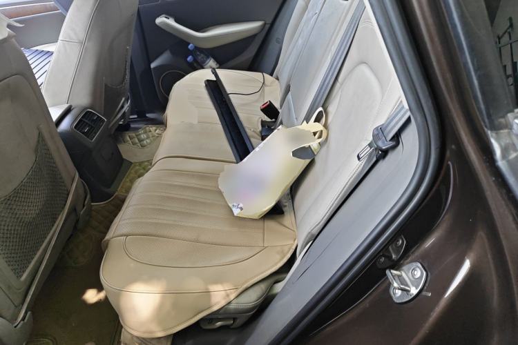 Used Audi Q5 2010 3.2 FSI Sport Edition Left Rear Seat