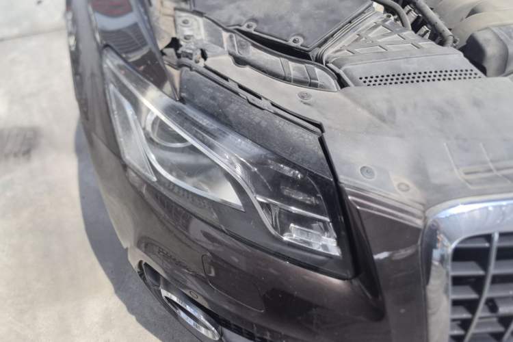 Used Audi Q5 2010 3.2 FSI Sport Edition Right Front Headlight
