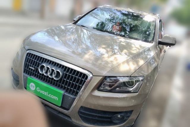 Ojetý Audi Q5 Registered in 2010, 2.0T, automatic transmission, gasoline, 5 seats.