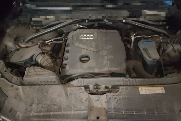 Used Audi Q5 2010 2.0TFSI Trendy Edition Engine Bay