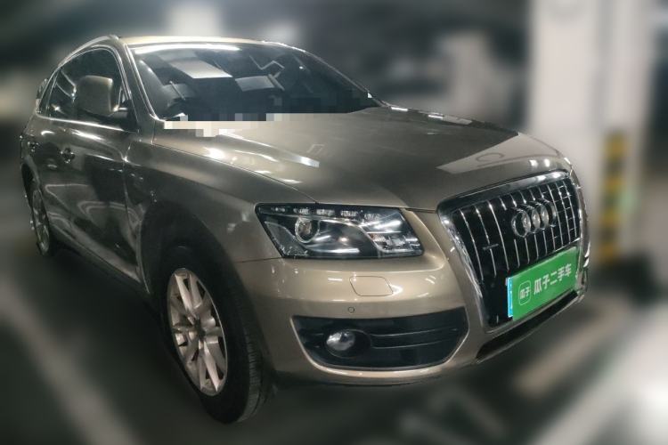 Used Audi Q5 2010 2.0TFSI Trendy Edition Front Right 45 Deg