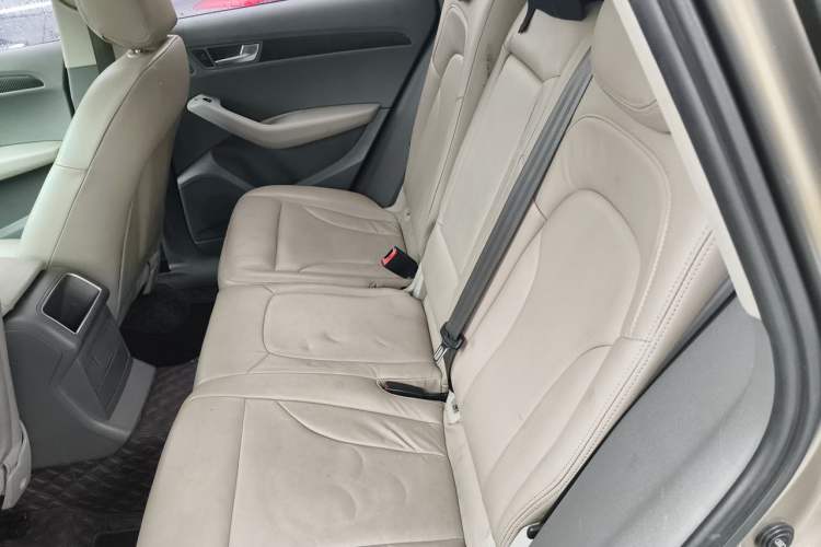 Used Audi Q5 2010 2.0TFSI Trendy Edition Left Rear Seat