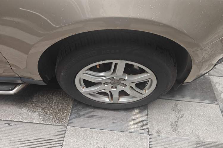 Used Audi Q5 2010 2.0TFSI Technology Edition Right Front Wheel Hub