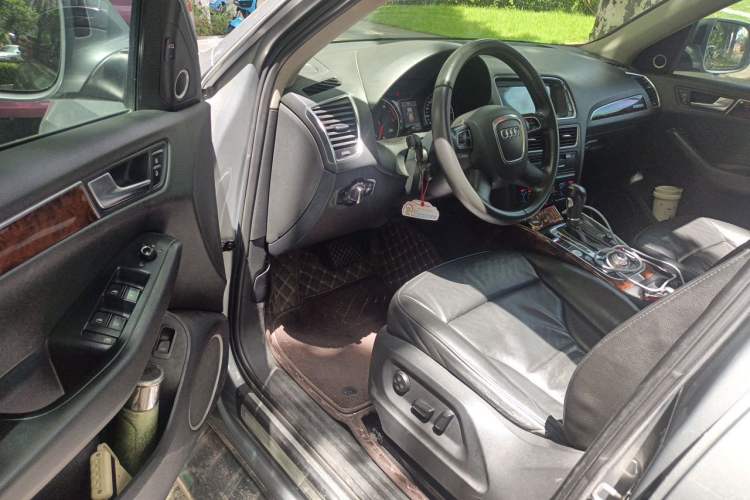 Used Audi Q5 2010 2.0TFSI Trendy Edition Driver Seat