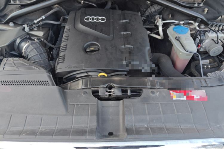 Used Audi Q5 2010 2.0TFSI Trendy Edition Engine Bay