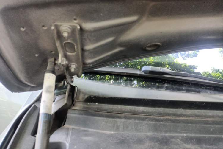 Used Audi Q5 2010 2.0TFSI Trendy Edition Engine Bay Right