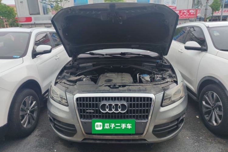 Used Audi Q5 2010 2.0TFSI Technology Edition Engine Bay