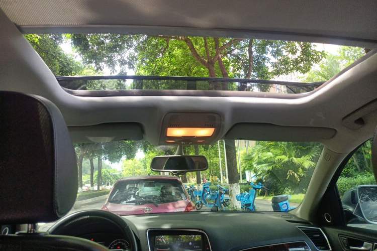 Used Audi Q5 2010 2.0TFSI Trendy Edition Headliner