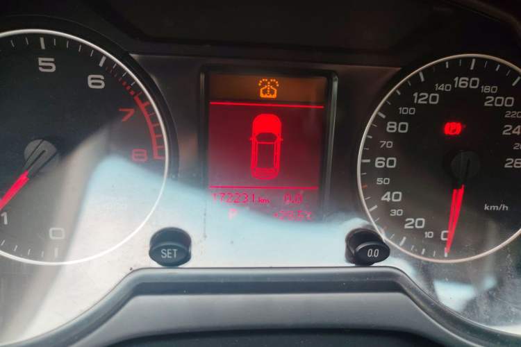Used Audi Q5 2010 2.0TFSI Technology Edition Instrument Cluster
