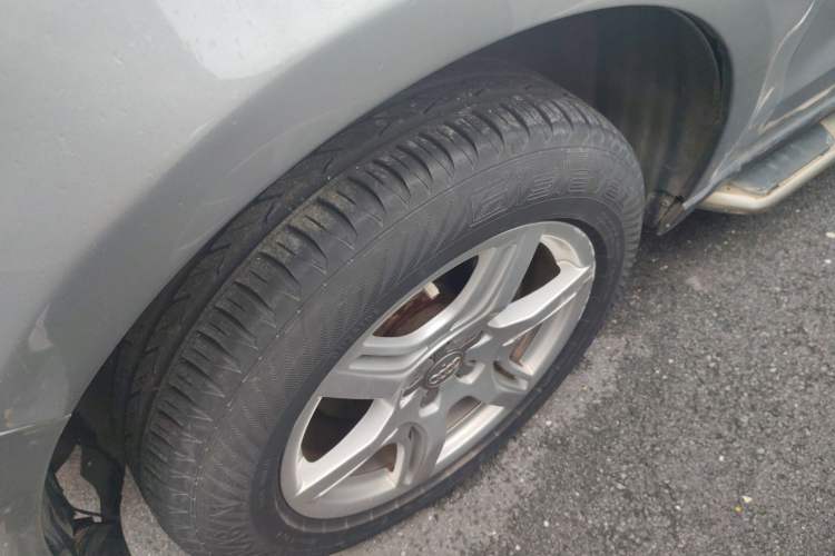 Used Audi Q5 2010 2.0TFSI Technology Edition Left Front Wheel Hub