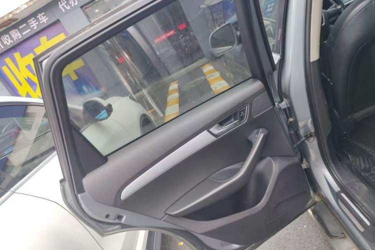 Used Audi Q5 2010 2.0TFSI Technology Edition Left Rear Door Interior