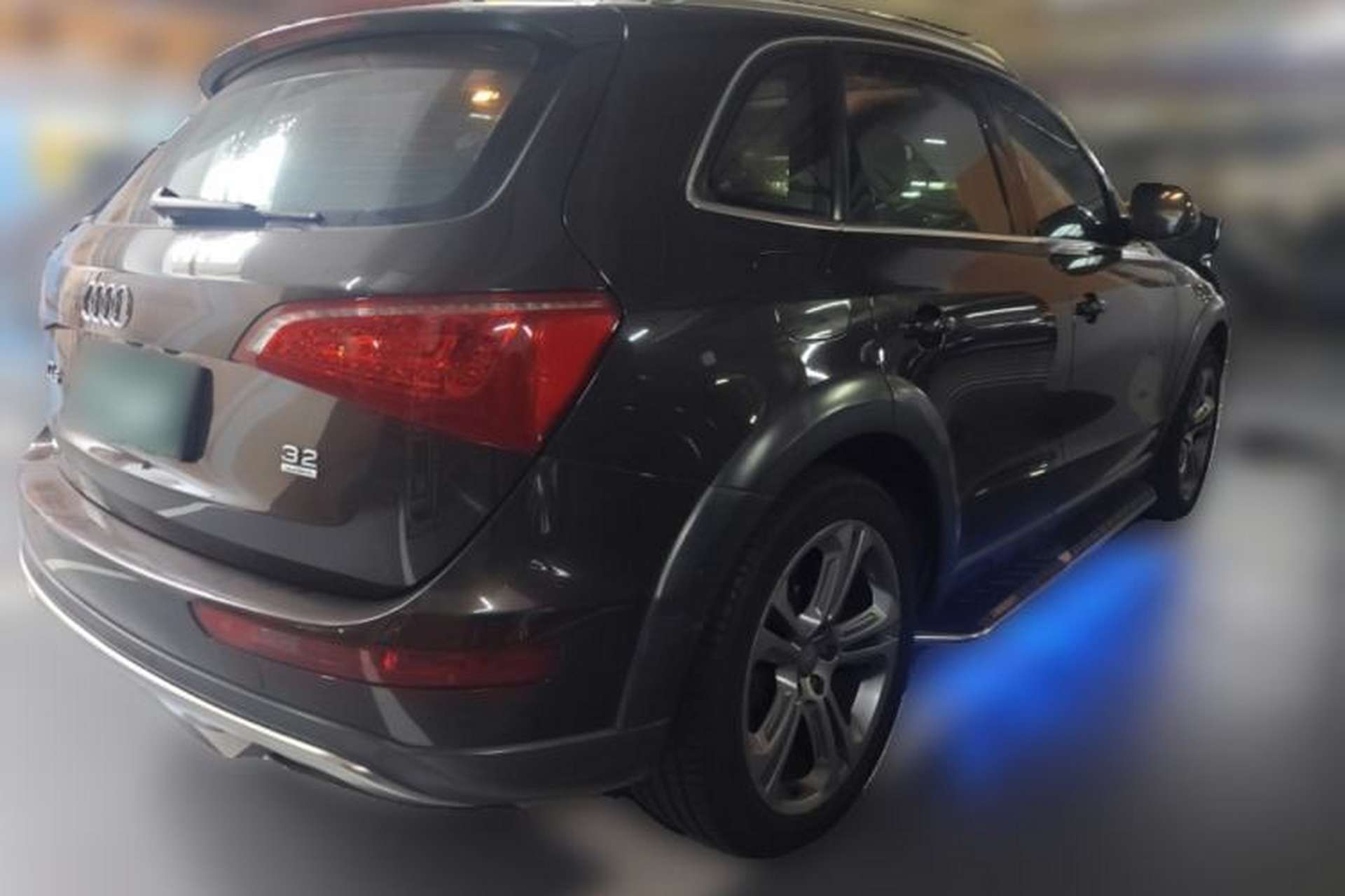 Used Audi Q5 2010 3.2 FSI Off-road Version Rear Right 45 Deg